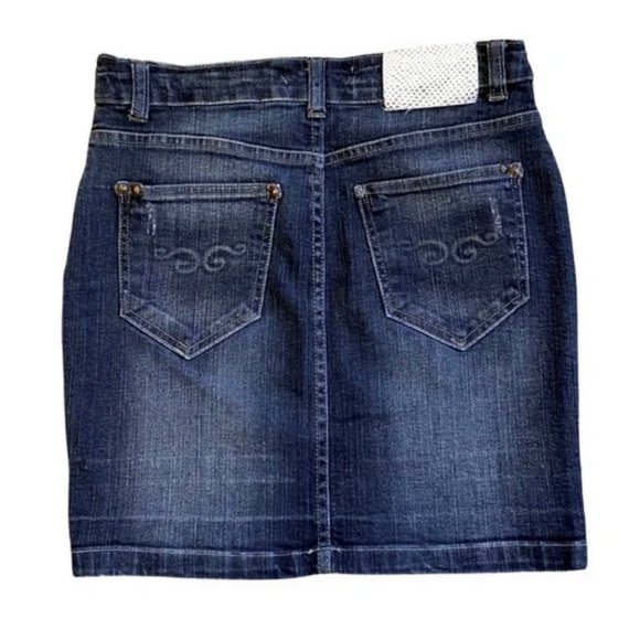Bershka stretch dark wash 5 pocket denim mini skirt. Women’s size 4 - Picture 2 of 7